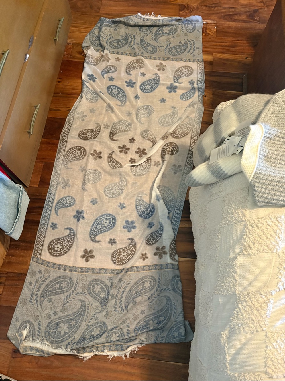 Pashmina Blue Beige Paisley Oversized Wrap Scarf Shawl 70x27 (325)